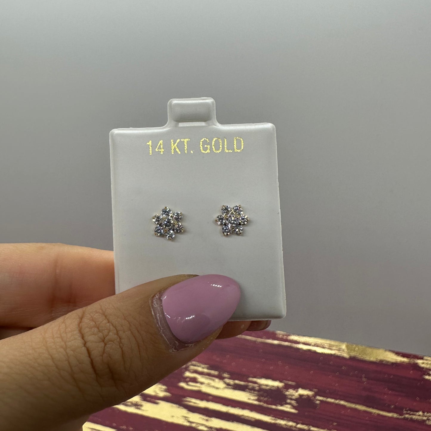 White Stone Flower Stud Earring